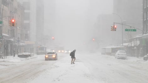 NYC in the middle of a snowstorm