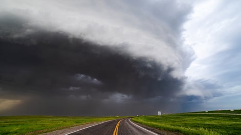 An image of a derecho 